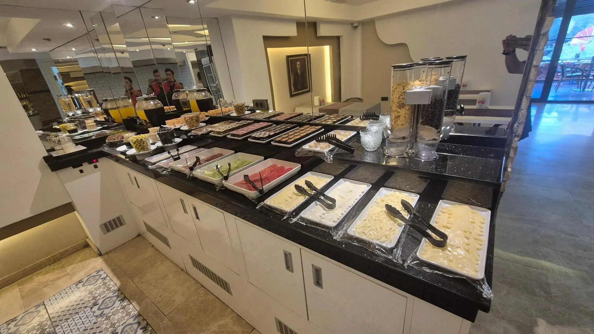 Best Smyrna Hotel أيدين